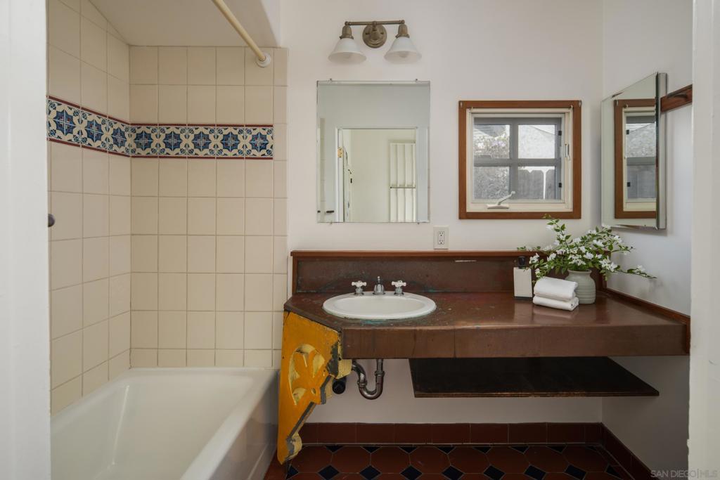 4865 33rd St. Property Photo 13