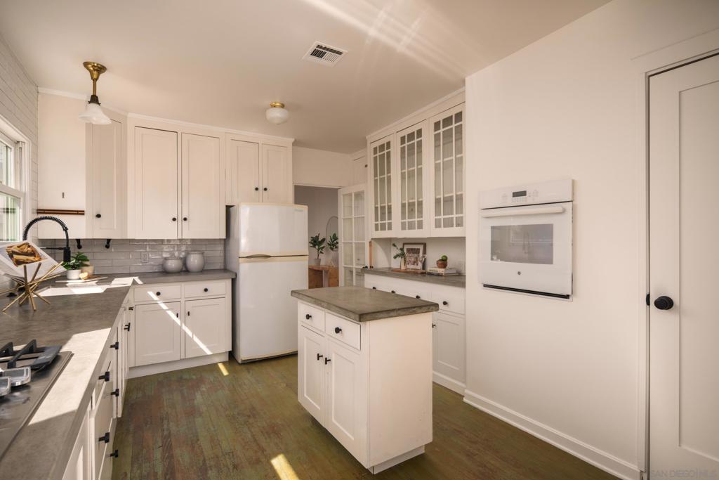 4865 33rd St. Property Photo 16