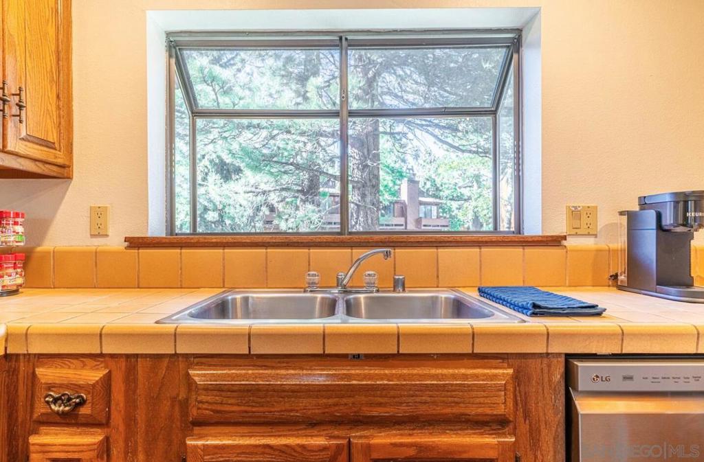 4710 Minaret Rd #9 Property Photo 12