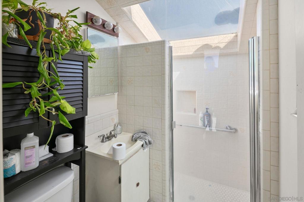 827 829 Law Property Photo 24