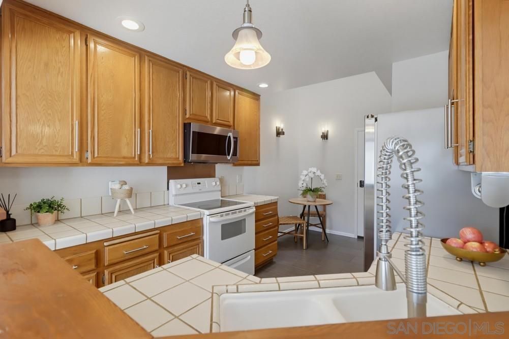 8391 Suntree Pl Property Photo 6