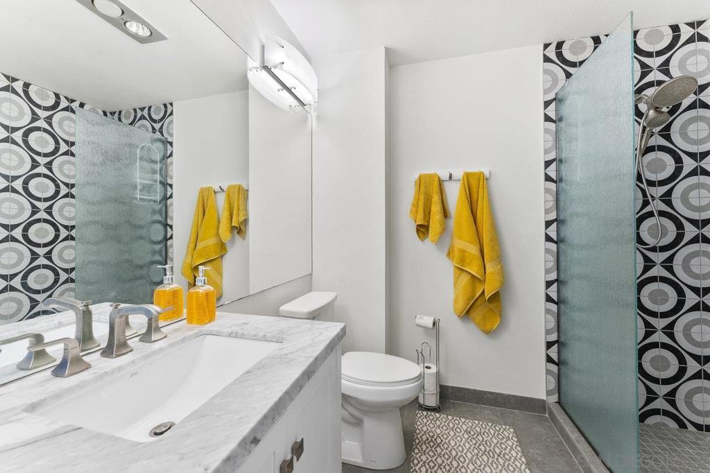 909 Coast Blvd 26 Property Photo 10