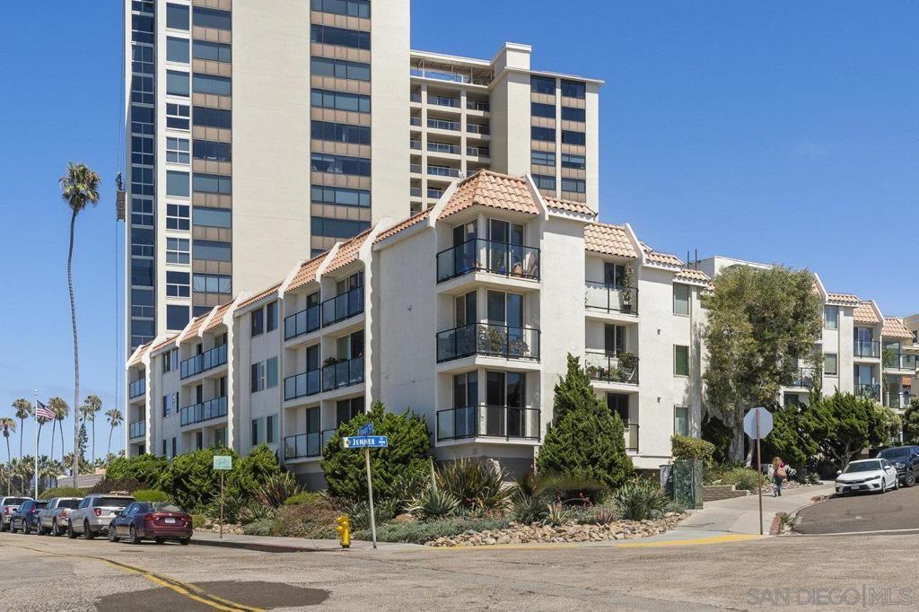 909 Coast Blvd 26 Property Photo 22