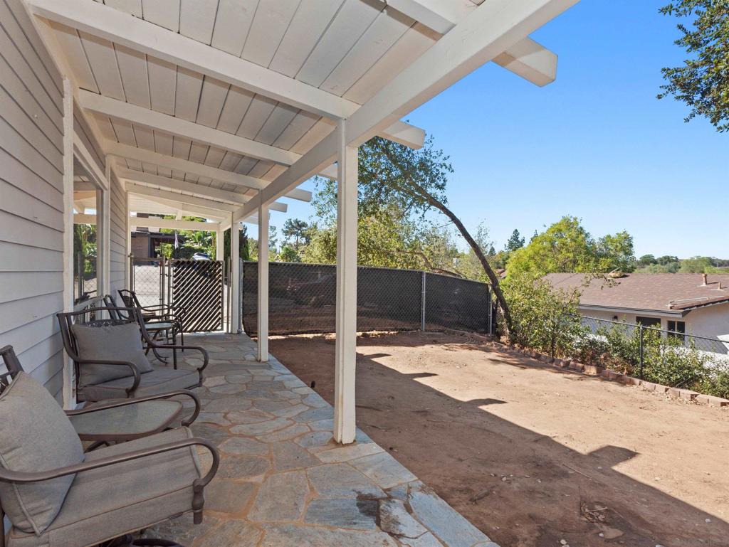 749 De Luz Property Photo 29