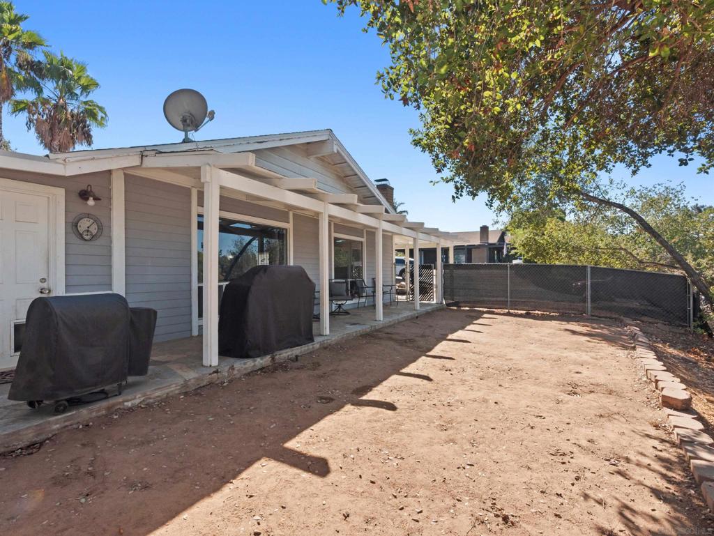 749 De Luz Property Photo 31