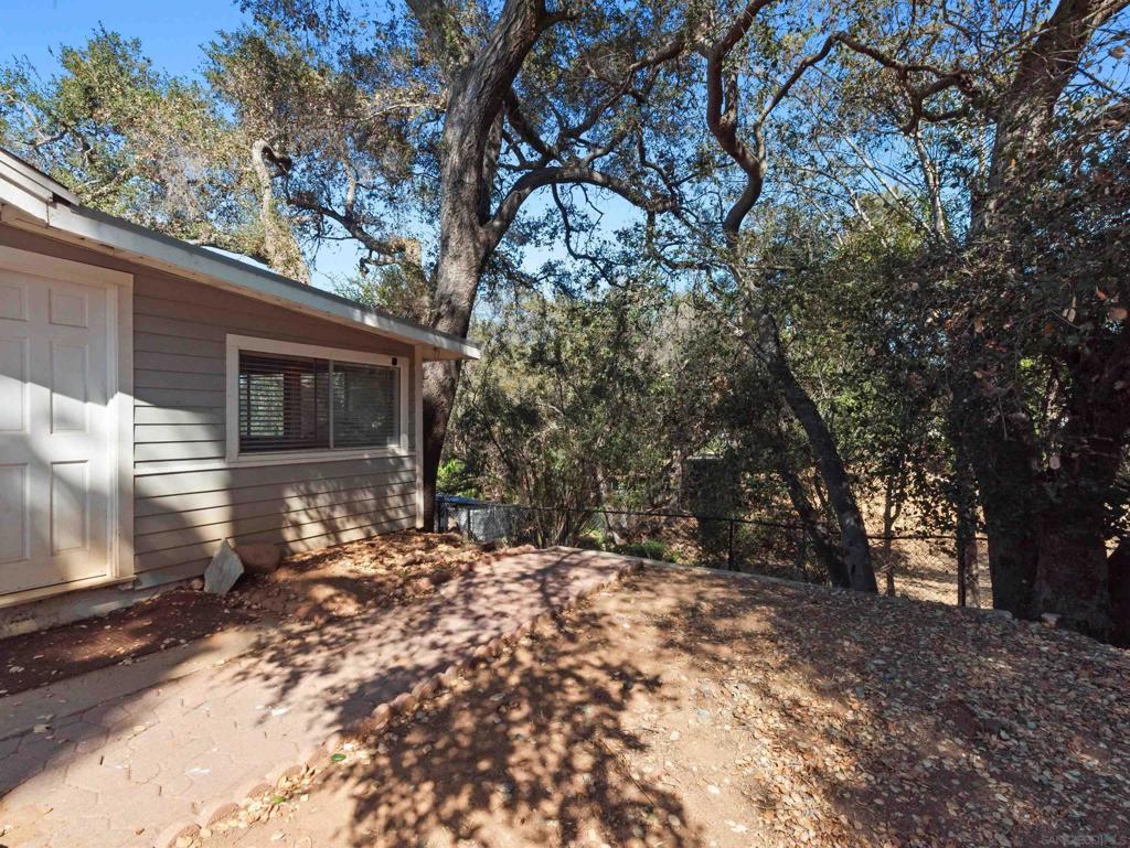 749 De Luz Property Photo 34