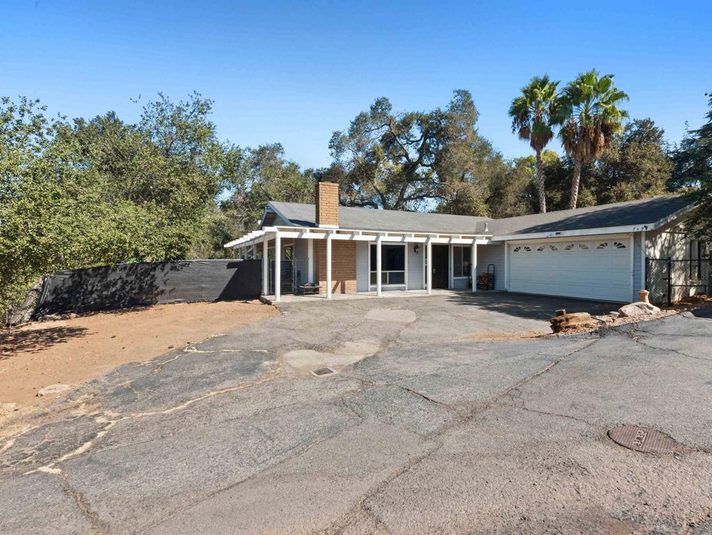 749 De Luz Property Photo 48