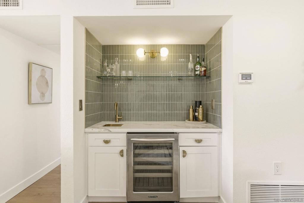 1263 Robinson 13 Property Photo 12