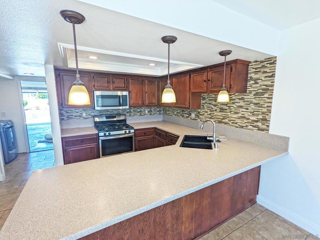 343 Rolling Hills Ln Property Photo 9