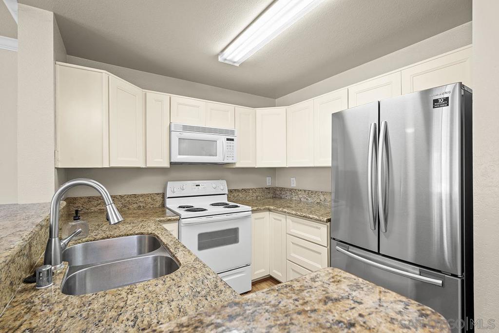 3550 Lebon Dr 6227 Property Photo 9