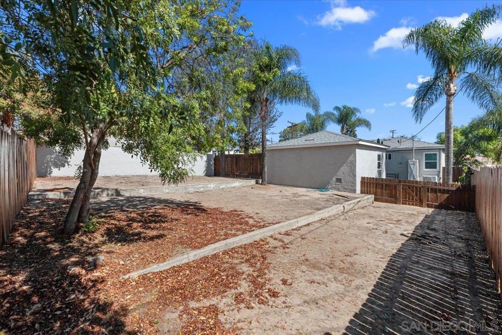 4394 Pomona Ave Property Photo 33
