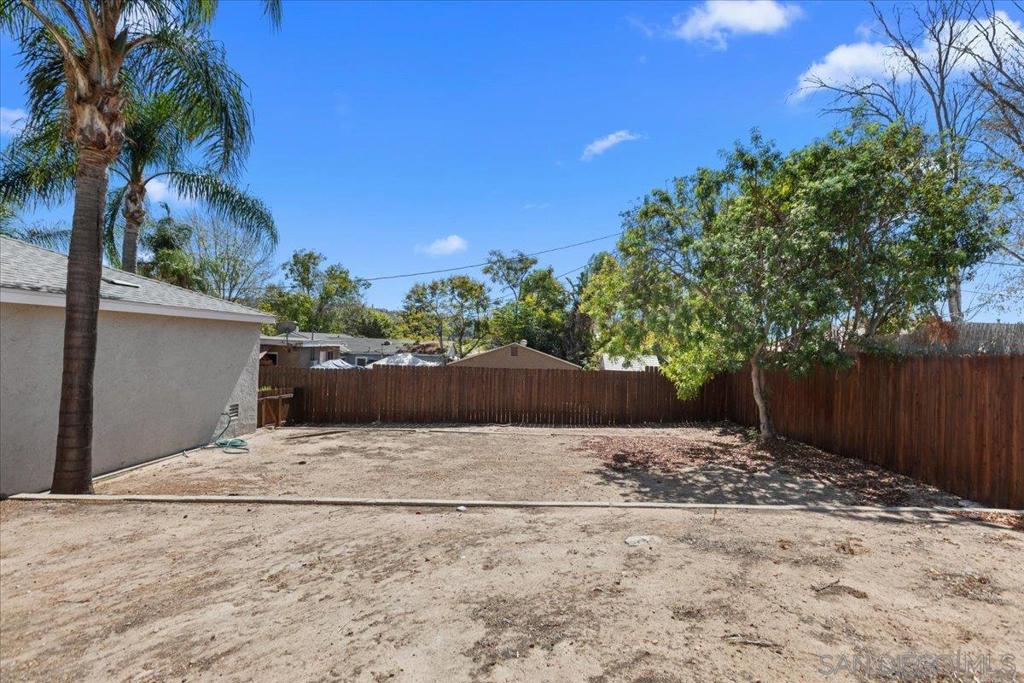 4394 Pomona Ave Property Photo 35