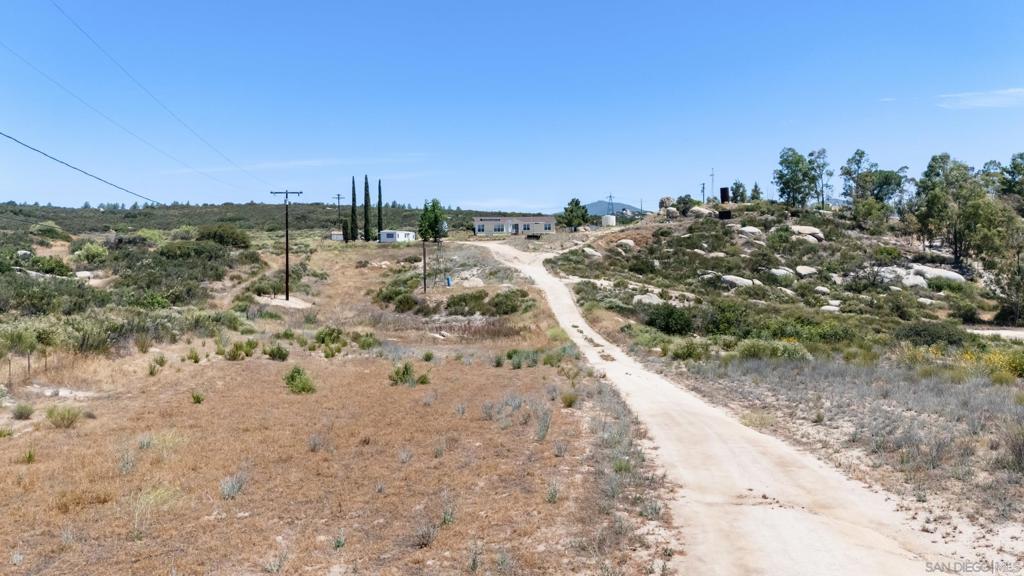 2075 Boulder Oaks Rd. Property Photo 2