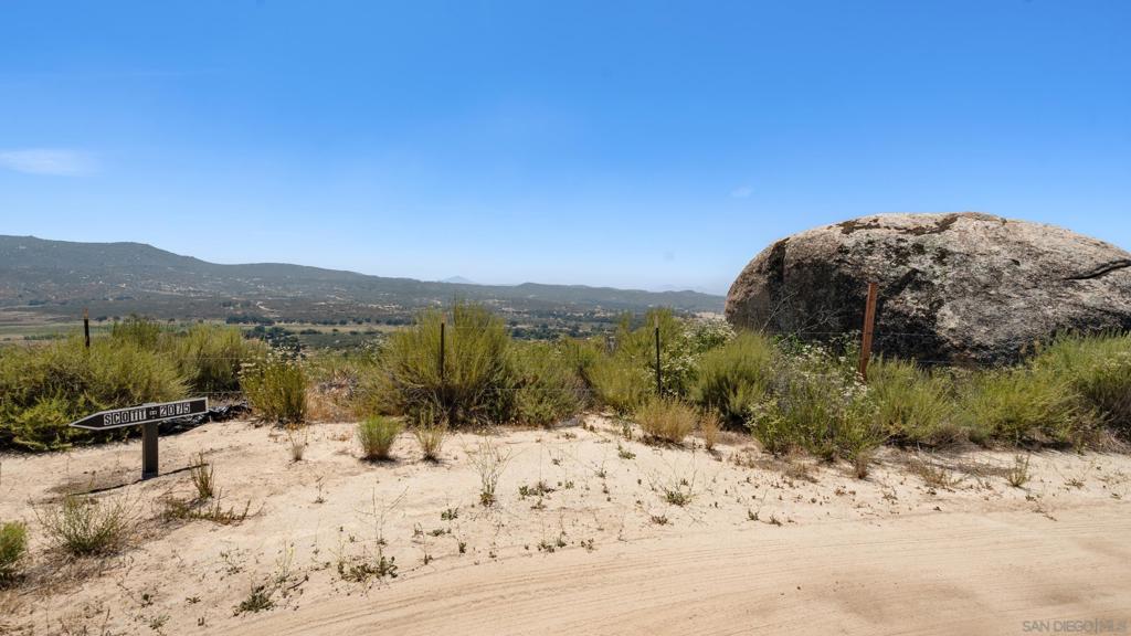 2075 Boulder Oaks Rd. Property Photo 5