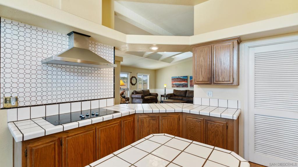2075 Boulder Oaks Rd. Property Photo 11