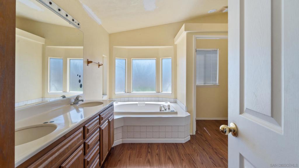 2075 Boulder Oaks Rd. Property Photo 18