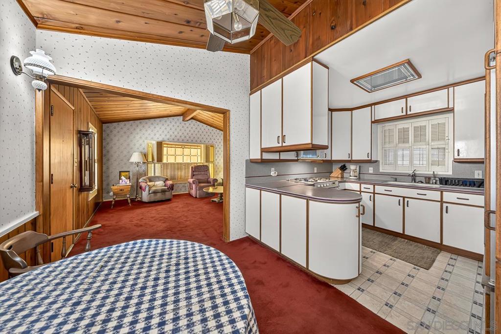 882 Archer St. Property Photo 8