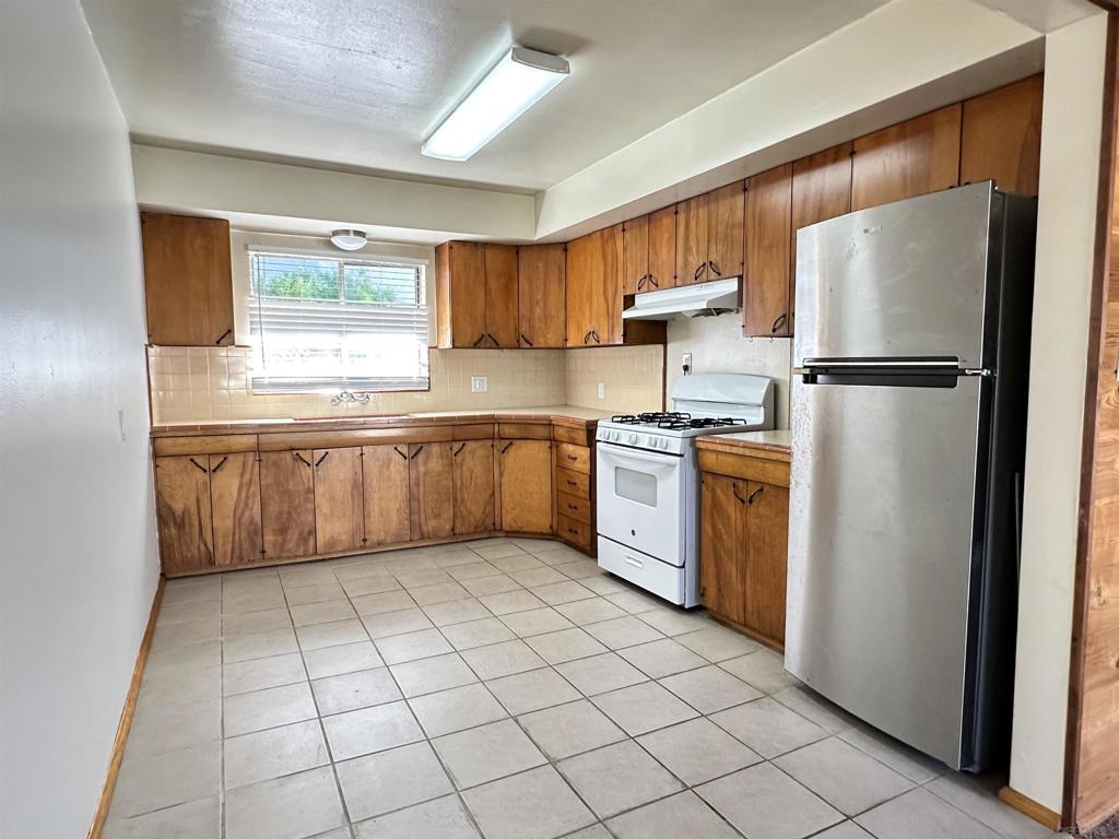 4826 Santa Cruz Ave Property Photo 7