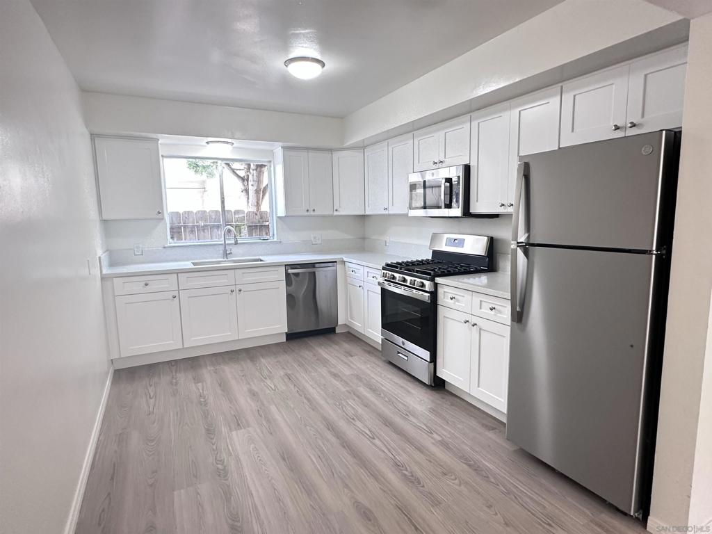 4826 Santa Cruz Ave Property Photo 12
