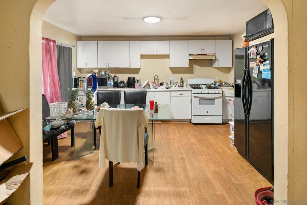 561 E Mission Property Photo 13