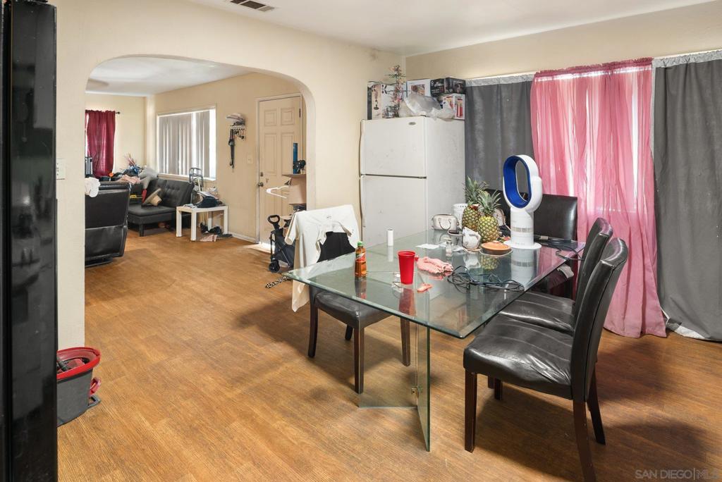 561 E Mission Property Photo 16