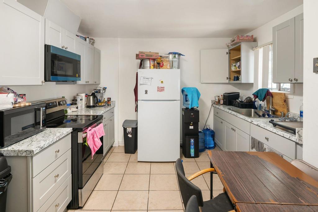 561 E Mission Property Photo 24