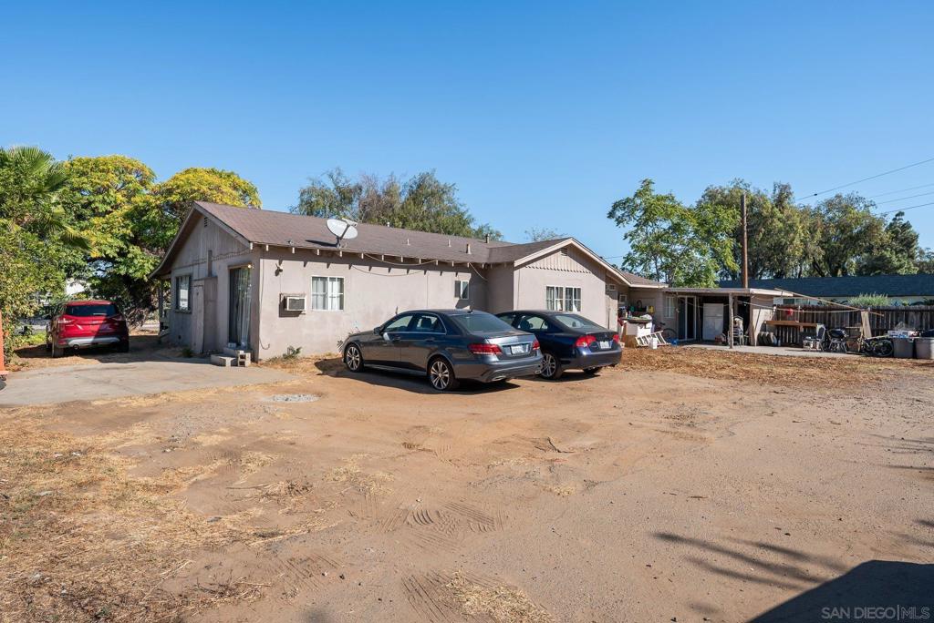 561 E Mission Property Photo 33