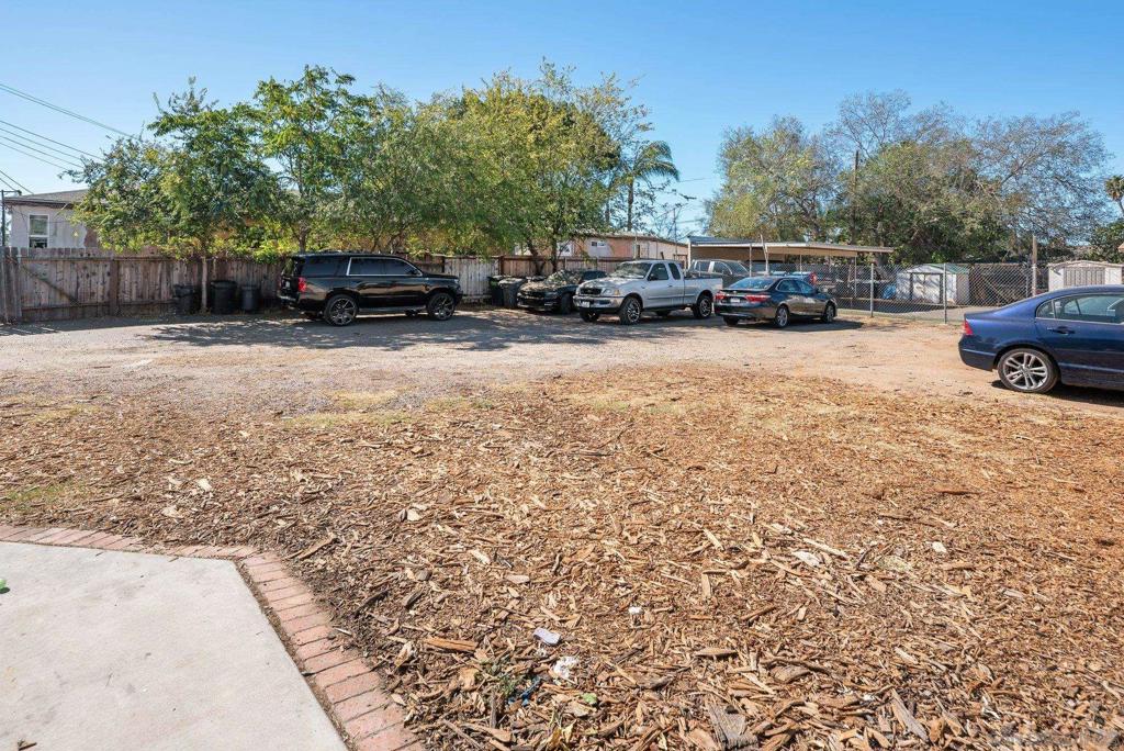 561 E Mission Property Photo 35