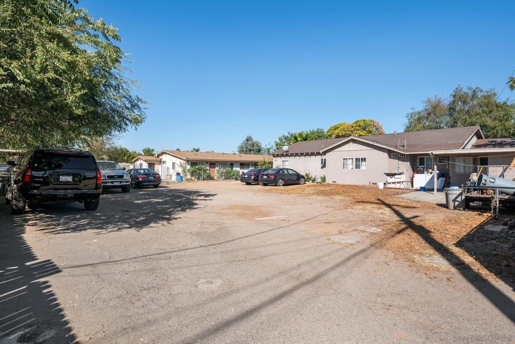 561 E Mission Property Photo 36