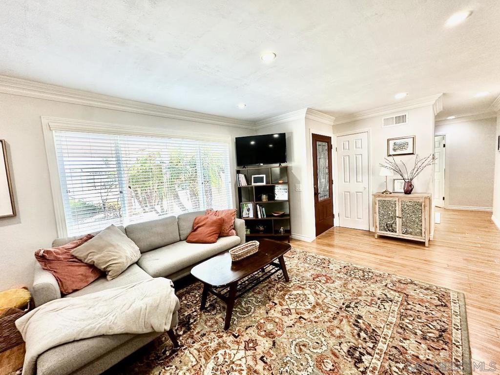 10216 Empress Ave Property Photo 6