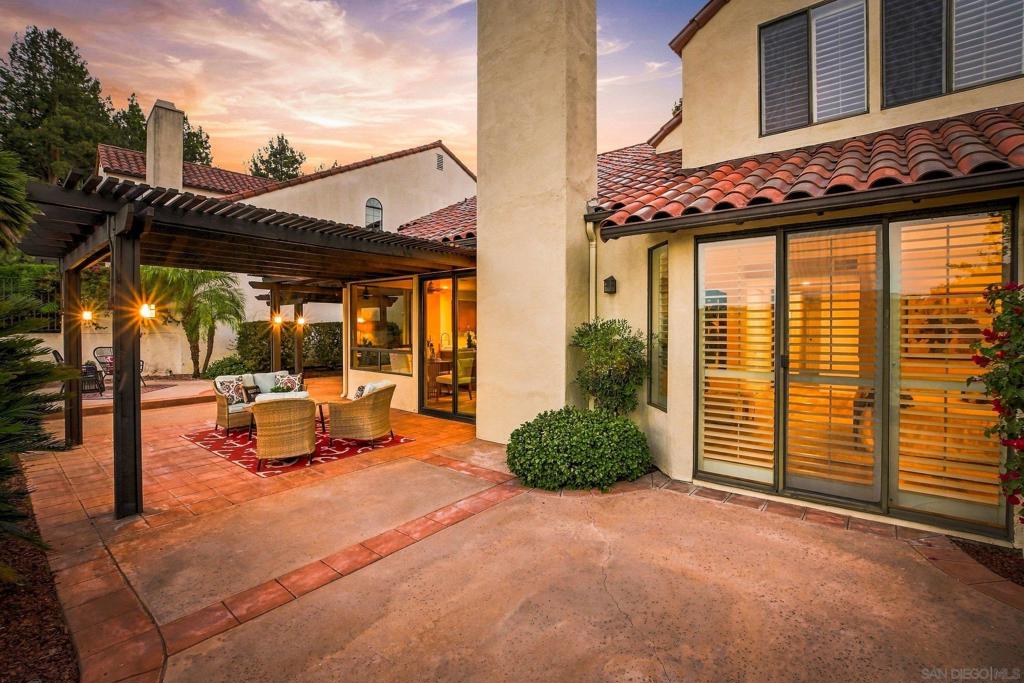 18093 Colonnades Pl Property Photo 6