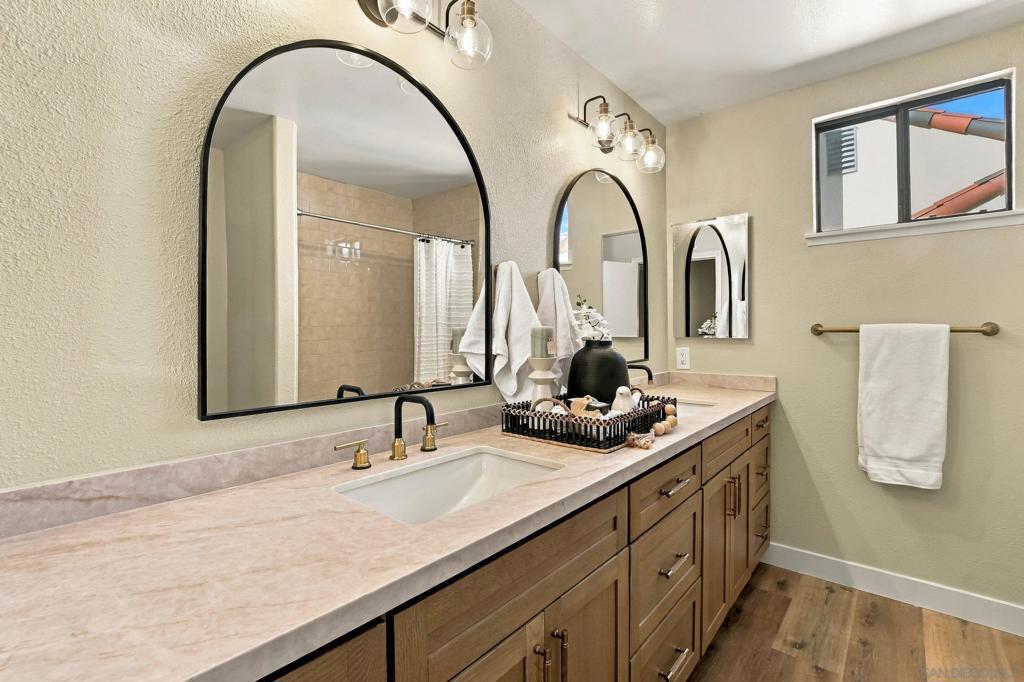 18093 Colonnades Pl Property Photo 36