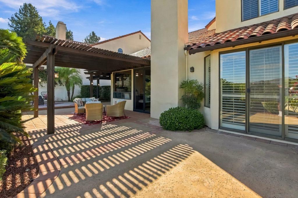 18093 Colonnades Pl Property Photo 41