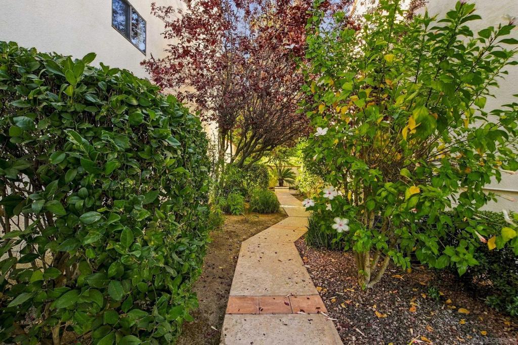 18093 Colonnades Pl Property Photo 44