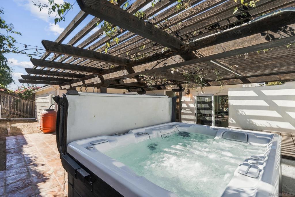 5831 Vale Way Property Photo 25