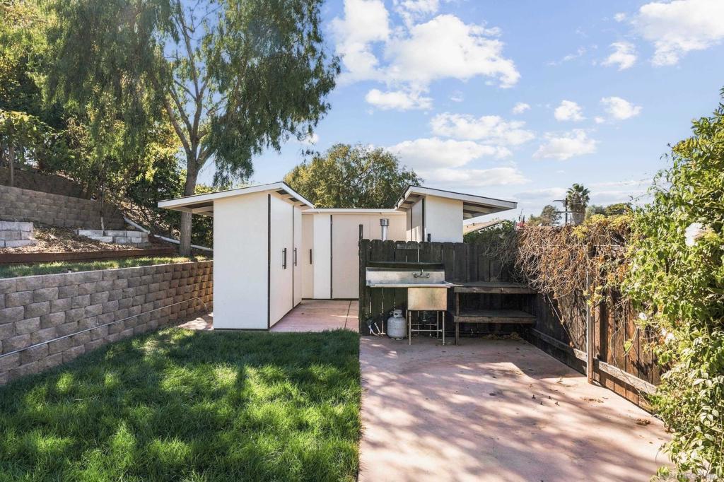 5831 Vale Way Property Photo 26