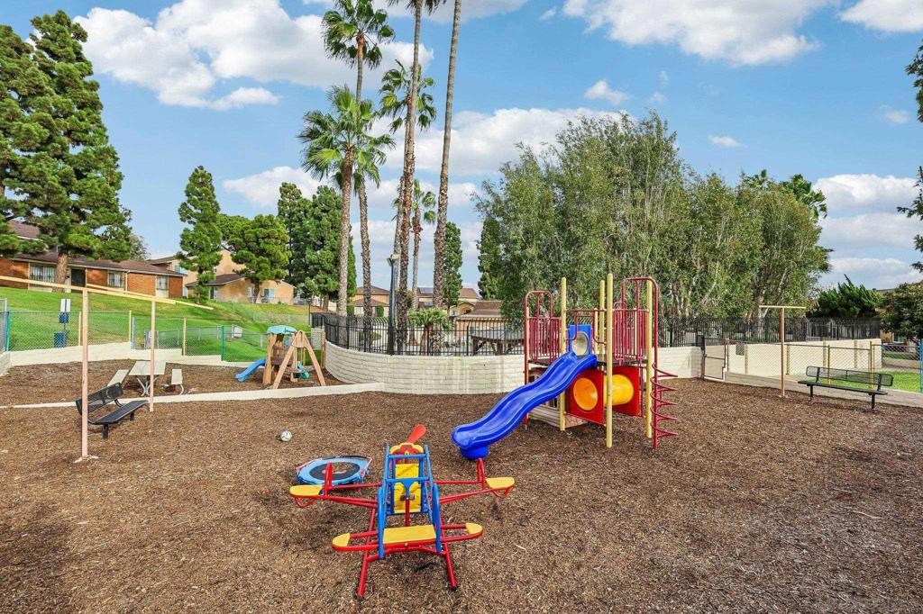 6928 Camphor Property Photo 22