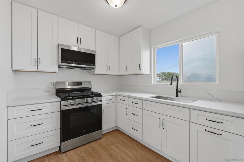 3136 44th Street Property Photo 4