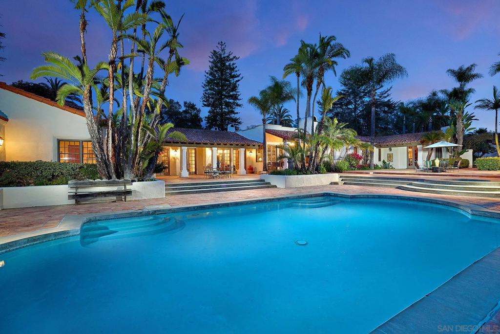 6525 Lago Lindo Property Photo 4