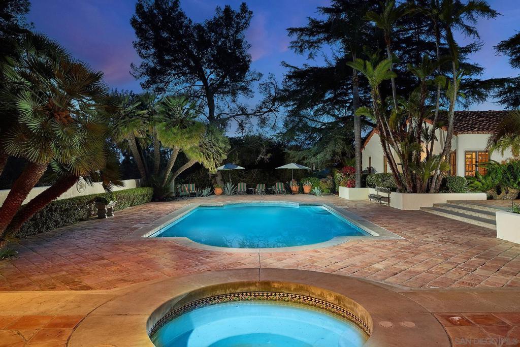 6525 Lago Lindo Property Photo 5