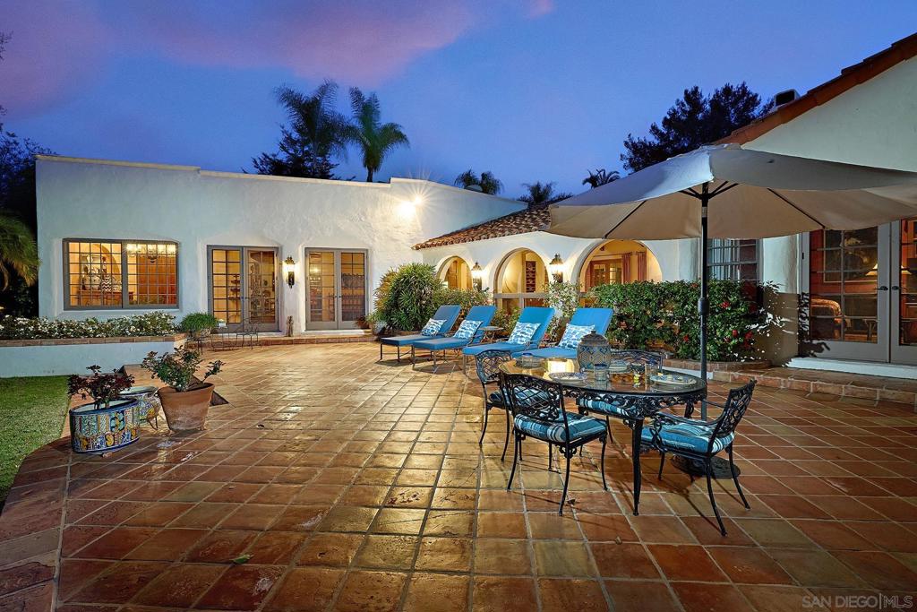 6525 Lago Lindo Property Photo 9