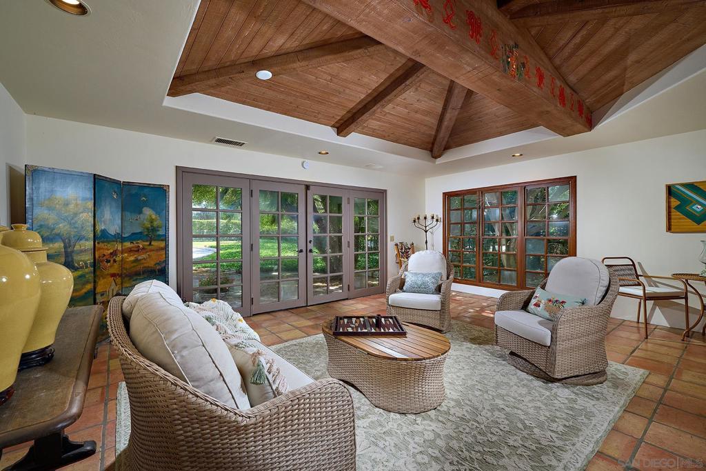 6525 Lago Lindo Property Photo 31