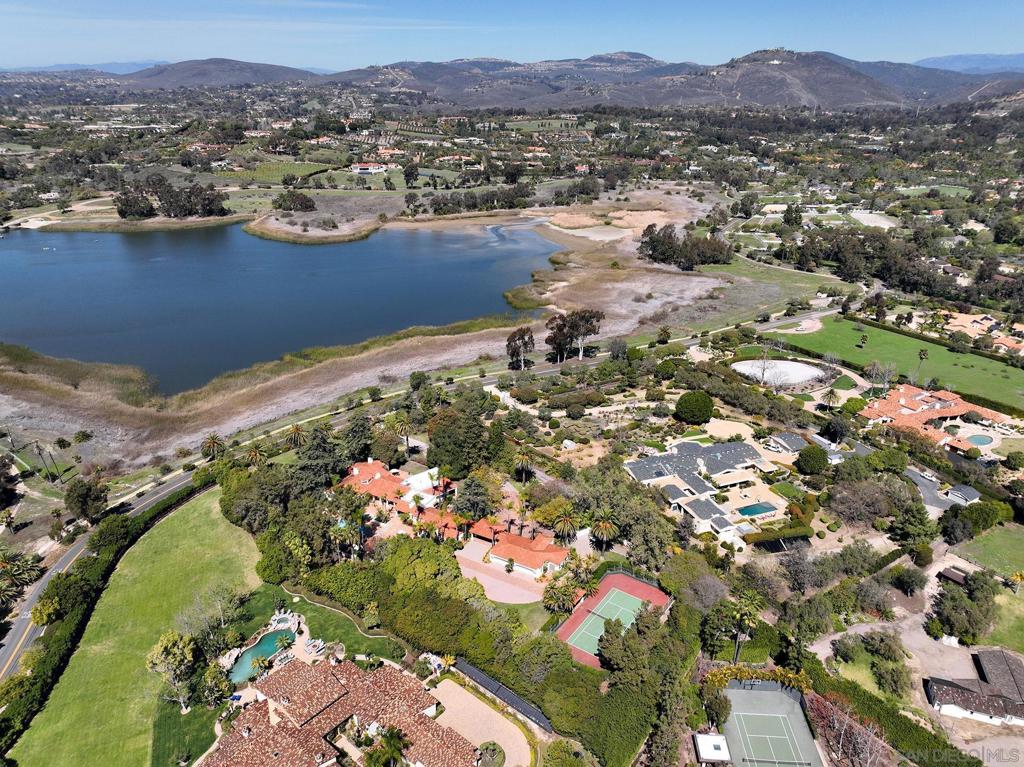 6525 Lago Lindo Property Photo 43