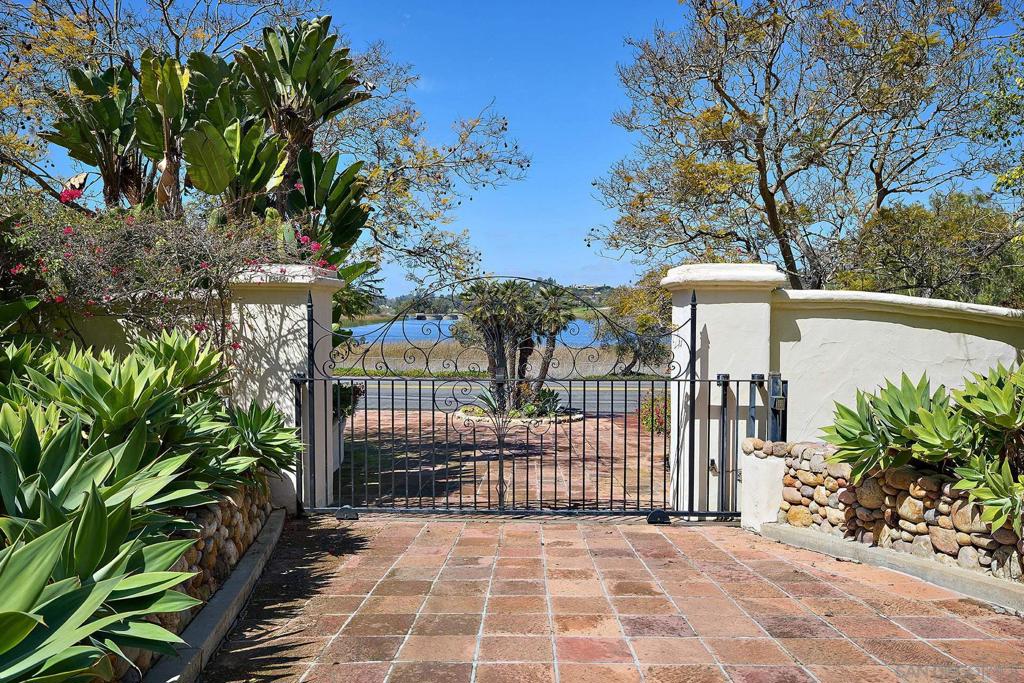 6525 Lago Lindo Property Photo 44