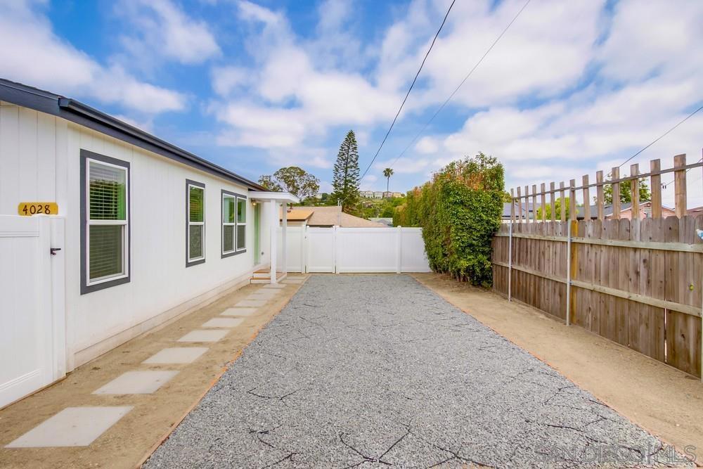 4026 Charles St Property Photo 5