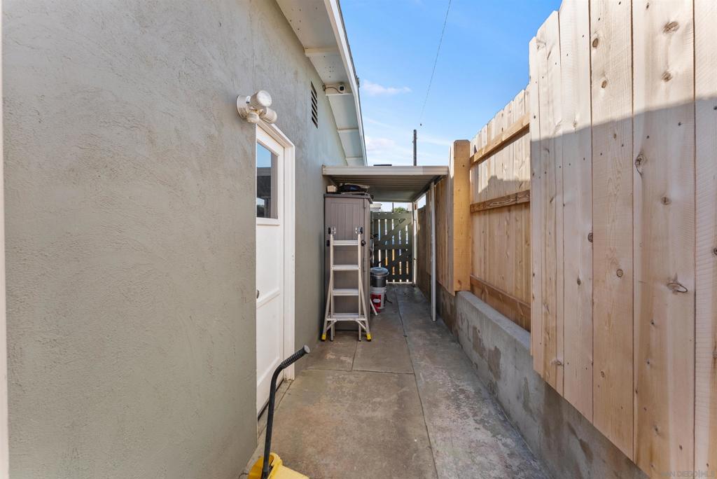 1721 Poinciana Dr Property Photo 33