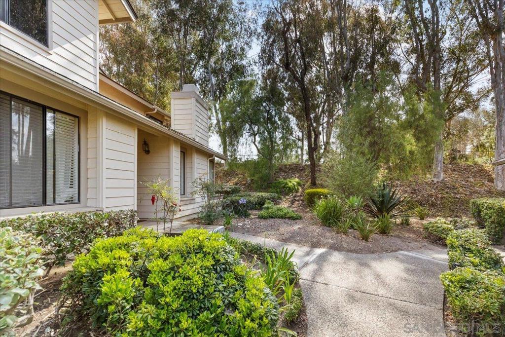 10424 Ridgewater Ln Property Photo 3