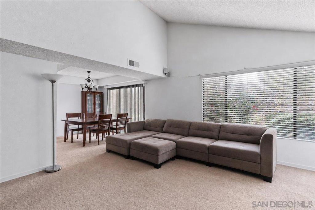 10424 Ridgewater Ln Property Photo 5