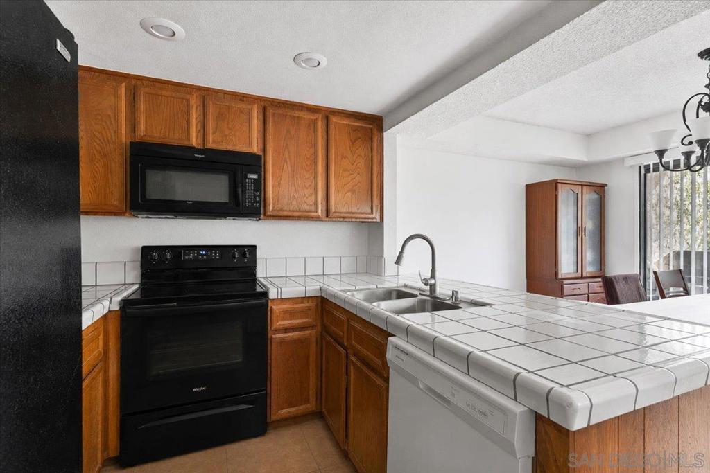 10424 Ridgewater Ln Property Photo 8