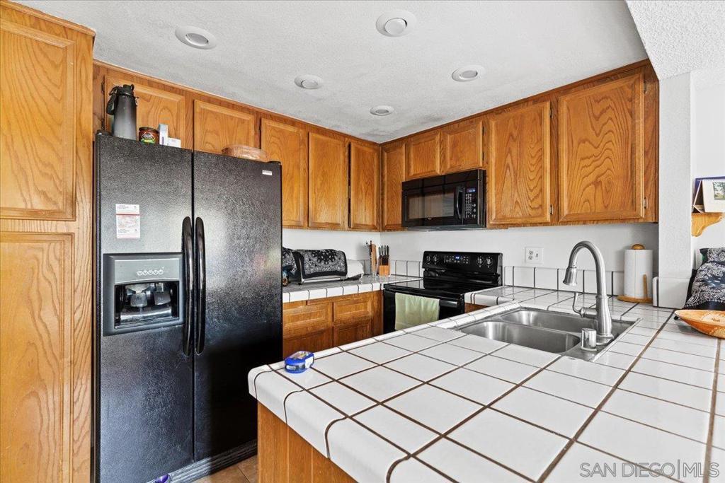 10424 Ridgewater Ln Property Photo 9